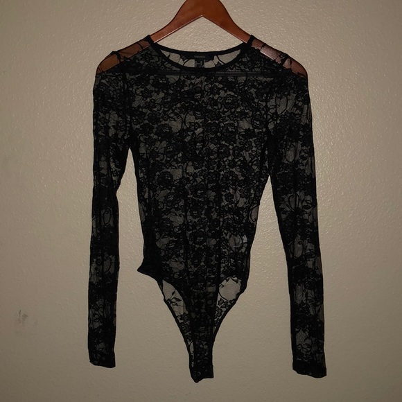 Forever 21 Other - Long sleeve lace bodysuit